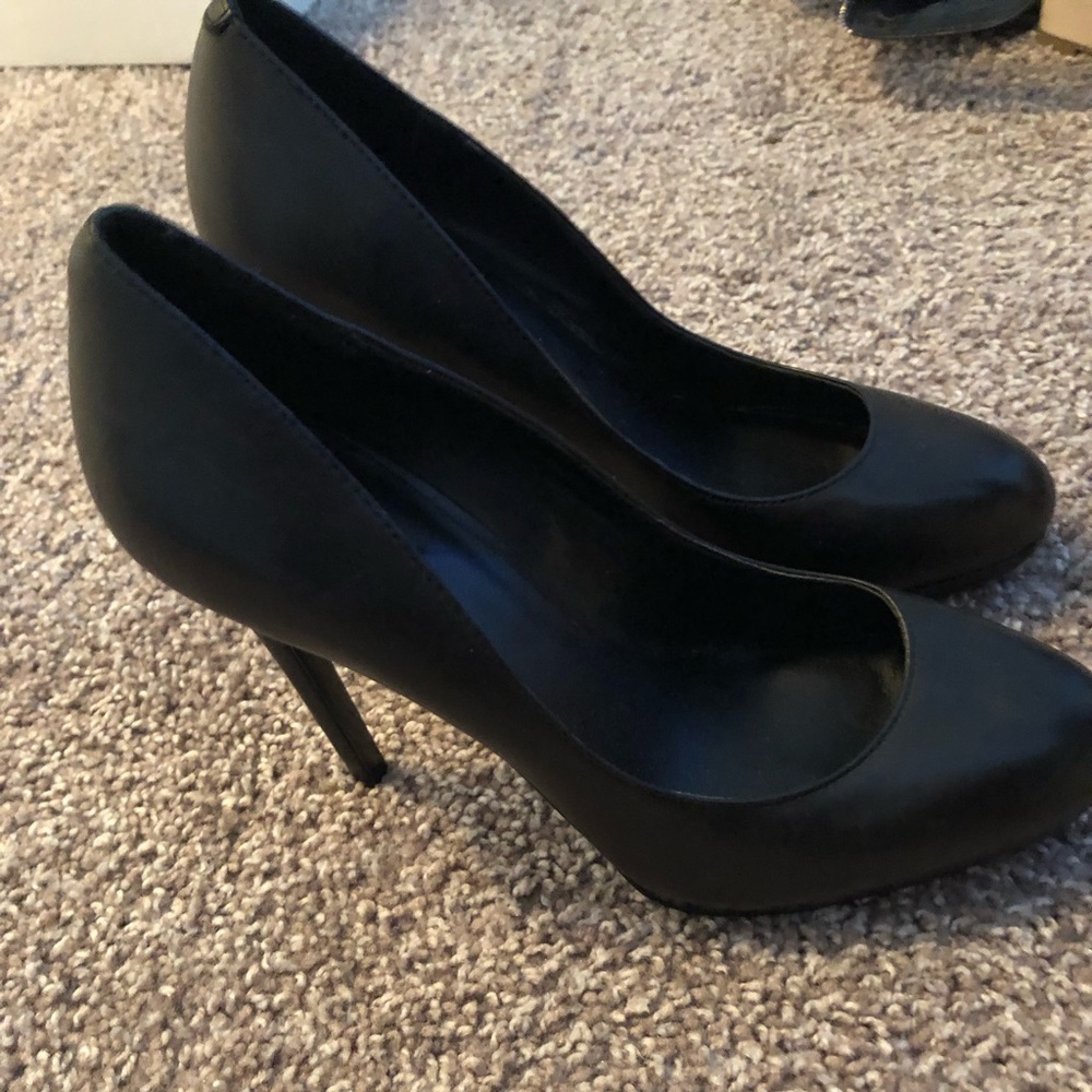 Closed toe heels